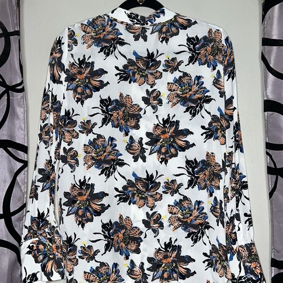 Zara floral, long sleeve, button-down blouse, size large - Picture 9 of 13